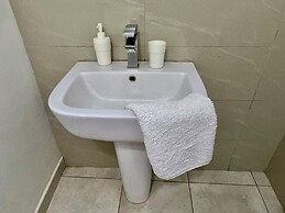 Beautiful one bed Apartment in Tema, Community 6