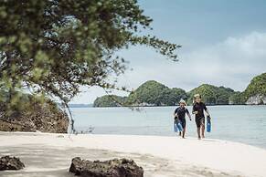 Four Seasons Explorer, Palau - Cruising Resort