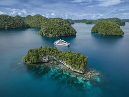 Four Seasons Explorer, Palau - Cruising Resort