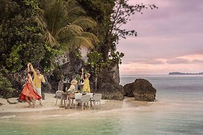 Four Seasons Explorer, Palau - Cruising Resort