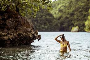 Four Seasons Explorer, Palau - Cruising Resort