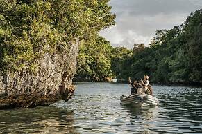 Four Seasons Explorer, Palau - Cruising Resort
