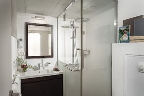 Four Seasons Explorer, Palau - Cruising Resort