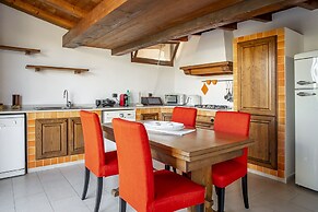 Ognina Apts with pool by Wonderful Italy