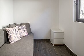 Ognina Apts with pool by Wonderful Italy