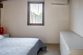 Ognina Apts with pool by Wonderful Italy