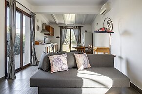 Ognina Apts with pool by Wonderful Italy