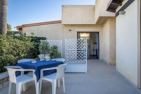 Ognina Apts with pool by Wonderful Italy