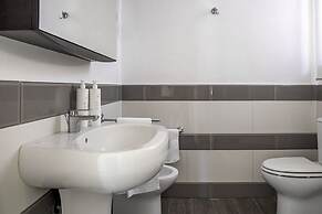 Ognina Apts with pool by Wonderful Italy