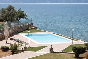 Eretria Luxurious Seafront Villa