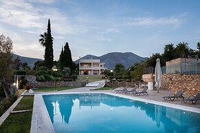 Eretria Luxurious Seafront Villa