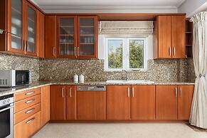 Eretria Luxurious Seafront Villa