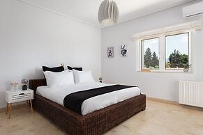 Eretria Luxurious Seafront Villa