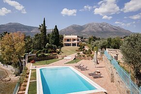 Eretria Luxurious Seafront Villa