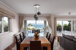 Eretria Luxurious Seafront Villa