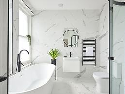Fulham  Hestercombe House by Viridian Apartments