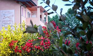 Le Corti Caterina Apts with pool