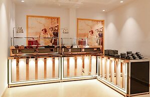 The Eliot Hotel & Banquet