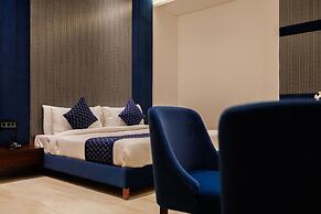 The Eliot Hotel & Banquet