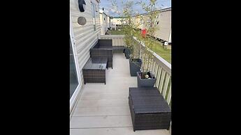 Pets Stay Free 2 Bedroom Caravan at Heacham Beach