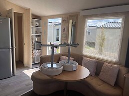Pets Stay Free 2 Bedroom Caravan at Heacham Beach