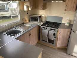 Pets Stay Free 2 Bedroom Caravan at Heacham Beach