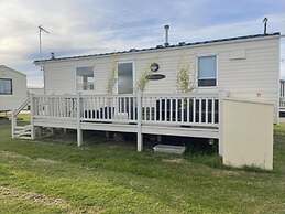 Pets Stay Free 2 Bedroom Caravan at Heacham Beach
