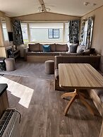 pet Free 2 Bedroom Caravan With Decking at Heacham