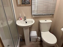 pet Free 2 Bedroom Caravan With Decking at Heacham