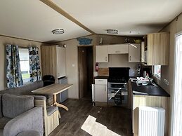pet Free 2 Bedroom Caravan With Decking at Heacham
