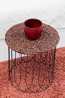 Sunny Seaside Apartment by Renters