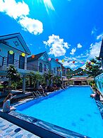 YoLo Pool Bar Villas