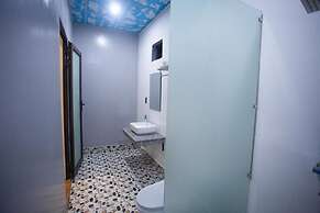 YoLo Pool Bar Villas