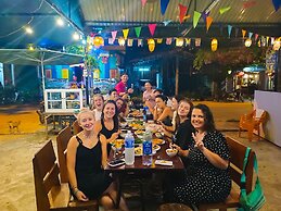 YoLo Pool Bar Villas