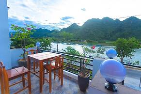 YoLo Pool Bar Villas