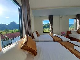 YoLo Pool Bar Villas