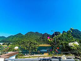 YoLo Pool Bar Villas