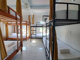 YoLo Pool Bar Villas