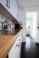 Gorgeous 3-bedroom Cottage by the River in Reading