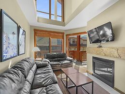 Co406 Copper One Lodge 2 Bedroom Condo by RedAwning