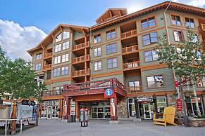 Co406 Copper One Lodge 2 Bedroom Condo by RedAwning