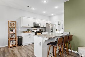 Tee House At Stonebridge 3 Bedroom Condo by RedAwning