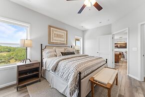 Tee House At Stonebridge 3 Bedroom Condo by RedAwning