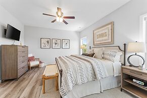 Tee House At Stonebridge 3 Bedroom Condo by RedAwning