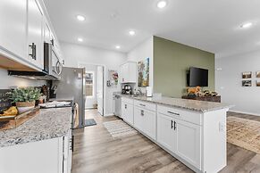 Tee House At Stonebridge 3 Bedroom Condo by RedAwning