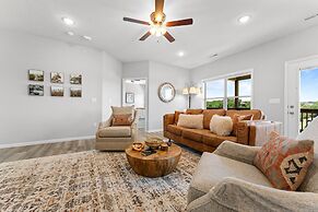 Tee House At Stonebridge 3 Bedroom Condo by RedAwning