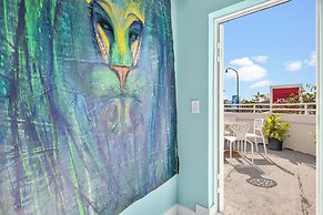 The New Yorker Miami Hotel