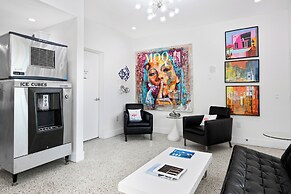 The New Yorker Miami Hotel