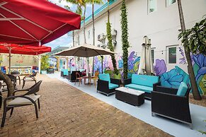 The New Yorker Miami Hotel