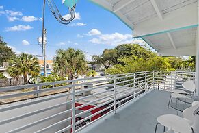 The New Yorker Miami Hotel